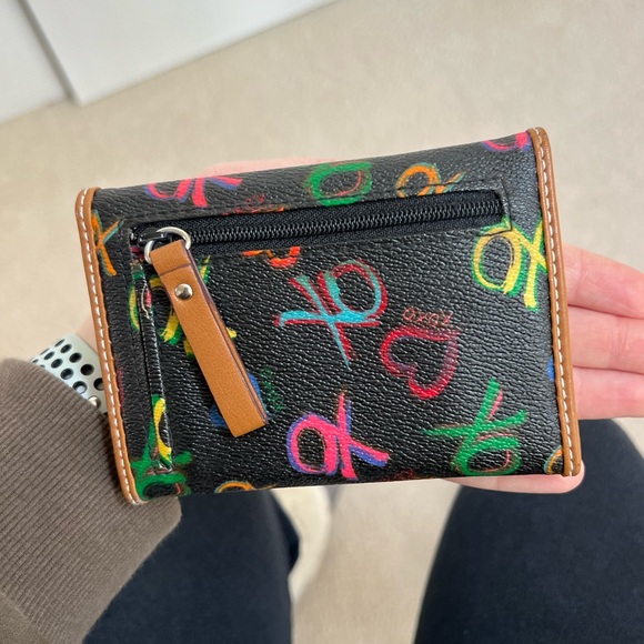 Heart and XO Pattern Wallet - Picture 2 of 3